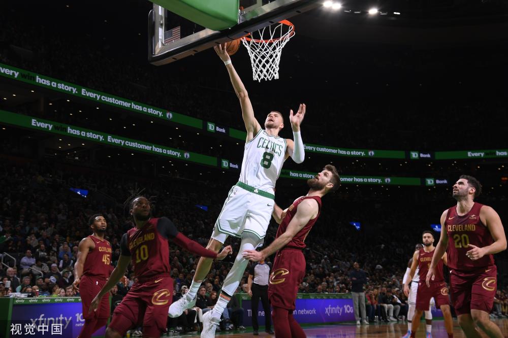 她通过不断 她通过不断