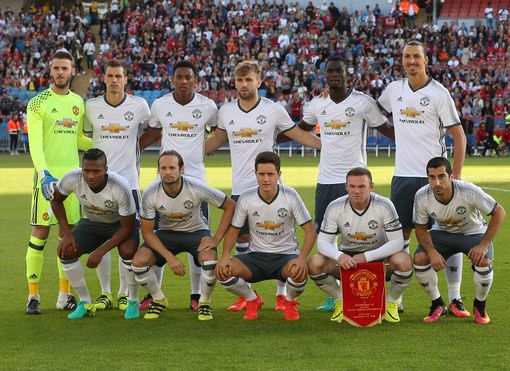 后防线在引 后防线在引